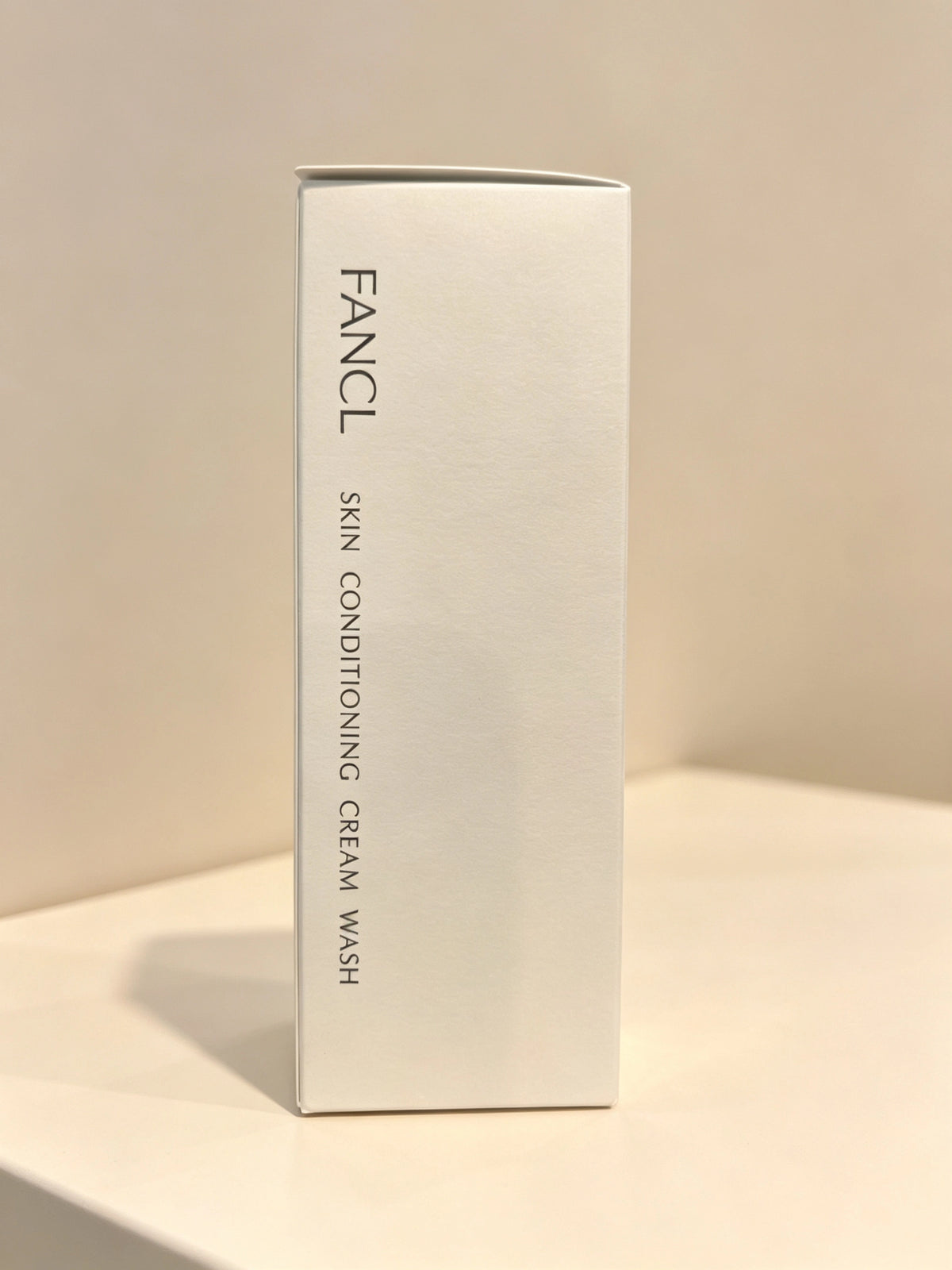 柔亮保湿洁面霜 SKIN CONDITIONING CREAM WASH